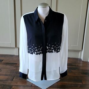 Sarah Stevenson cream and black blouse. Size medium